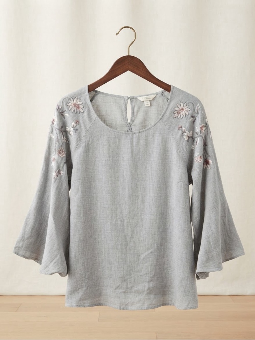 LC Lauren Conrad Light Gray Embroidered Scoop Neck Blouse